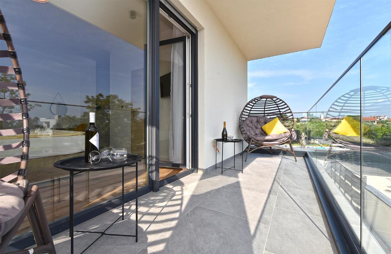 Villa Jlo1 Mit Beheizbarem Pool Peroj Esterno foto