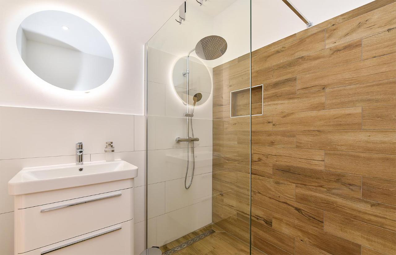 Villa Jlo1 Mit Beheizbarem Pool Peroj Esterno foto