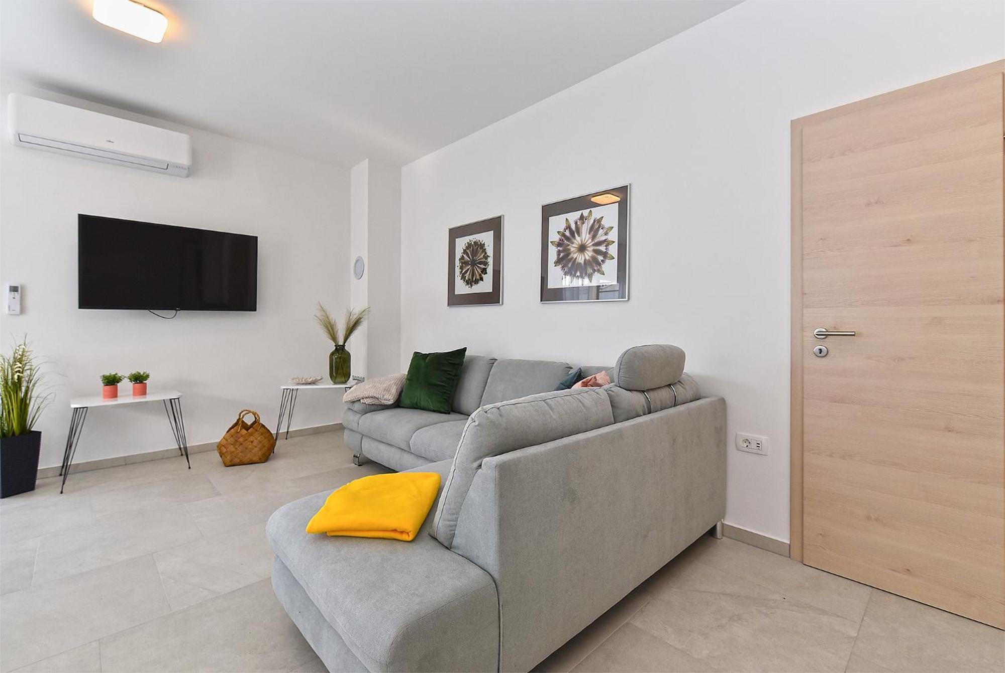 Villa Jlo1 Mit Beheizbarem Pool Peroj Esterno foto